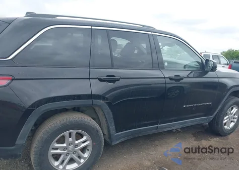 2023 Jeep Grand Cherokee Laredo 4X4 из США, поврежденный, VIN 1C4RJHAG0PC640619